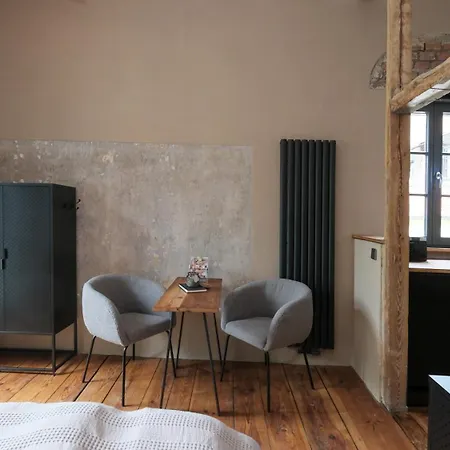 Daire Altstadt In Mit Balkon Und Kunstgarten *