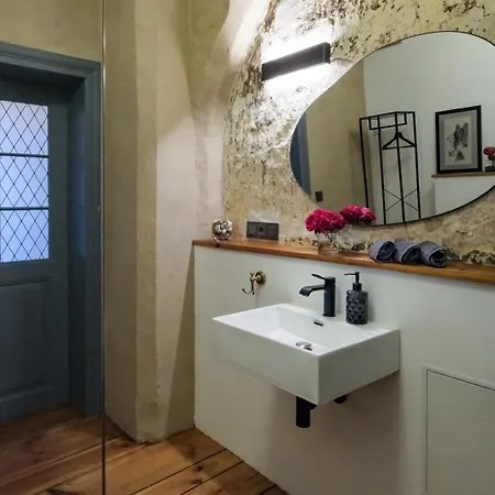 Appartement Altstadt In Mit Balkon Und Kunstgarten *