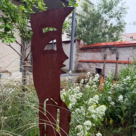 Altstadt In Mit Balkon Und Kunstgarten Appartement