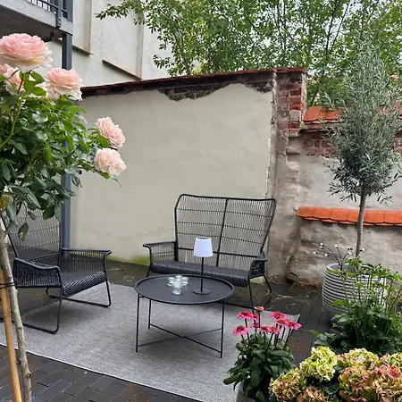 Appartement Altstadt In Mit Balkon Und Kunstgarten Torgau