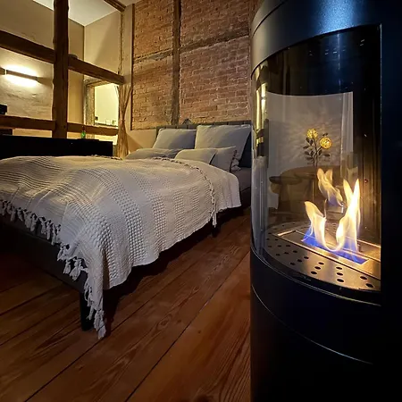 Altstadt In Mit Balkon Und Kunstgarten Apartman