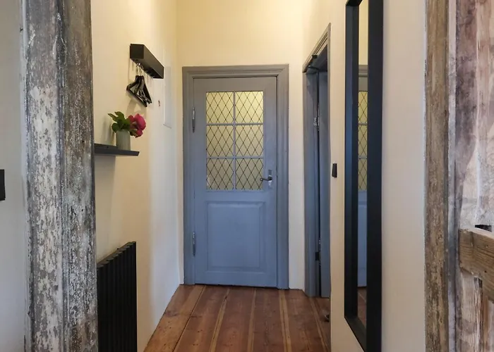 Altstadt In Mit Balkon Und Kunstgarten Апартаменты