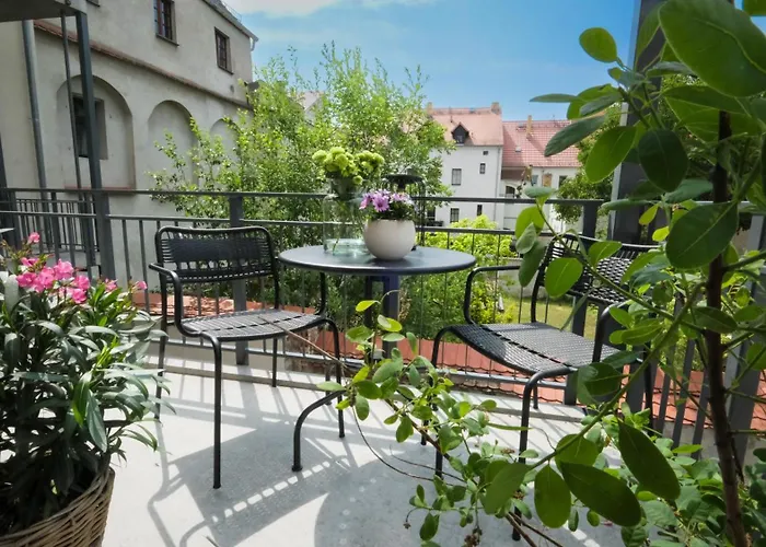 Altstadt In Mit Balkon Und Kunstgarten *