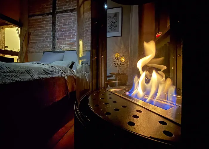 Altstadt In Mit Balkon Und Kunstgarten Апартаменты